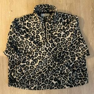 Aritzia TNA Snow Leopard Fleece Zip-up 🐆